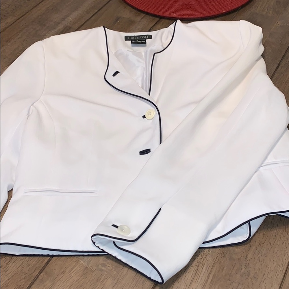 Women’s pants suit. Navy blue & white.